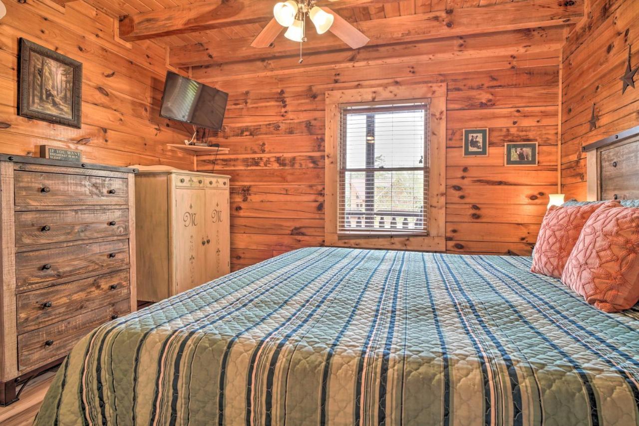 Mountain Pool Lodge Sevierville Cabin With Hot Tub Pigeon Forge Εξωτερικό φωτογραφία