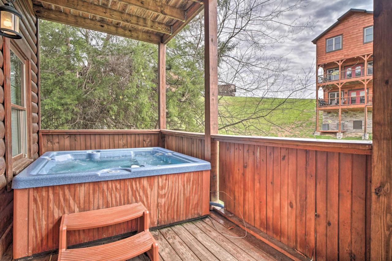 Mountain Pool Lodge Sevierville Cabin With Hot Tub Pigeon Forge Εξωτερικό φωτογραφία