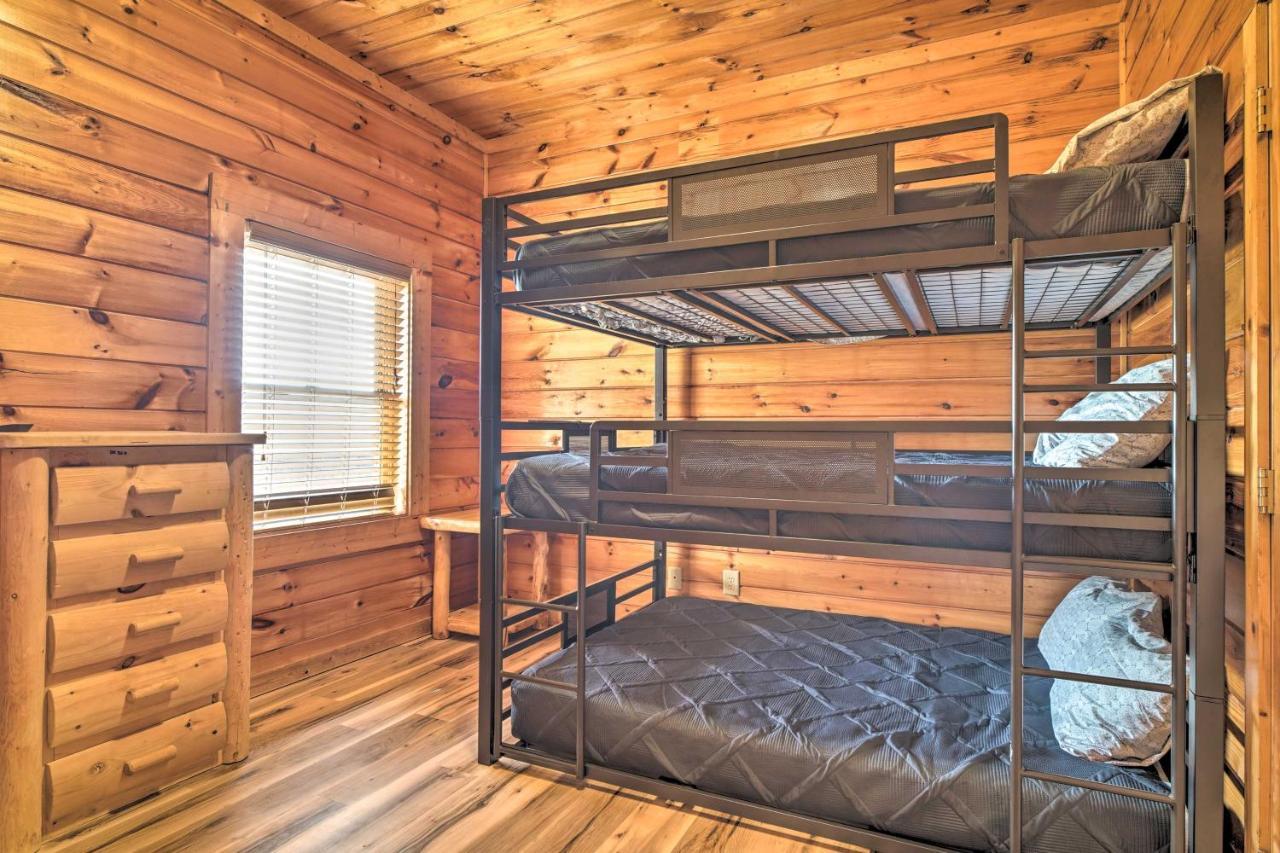 Mountain Pool Lodge Sevierville Cabin With Hot Tub Pigeon Forge Εξωτερικό φωτογραφία